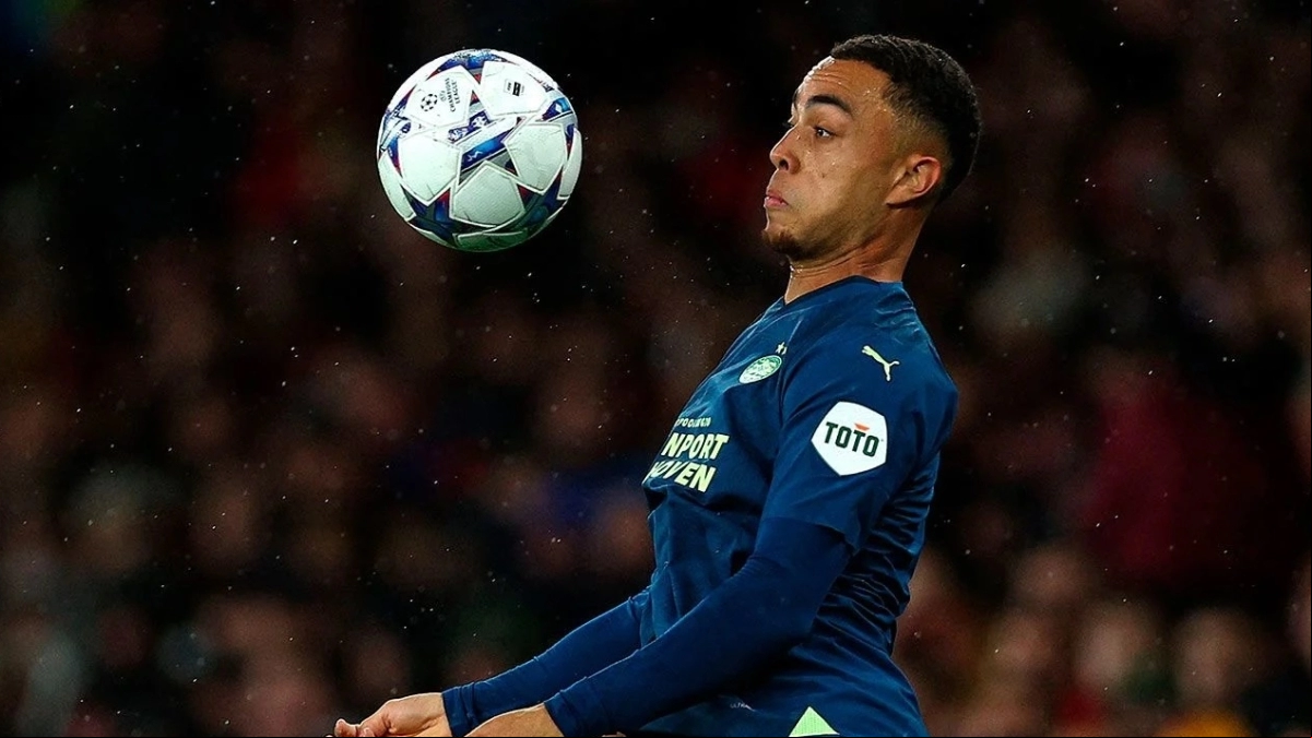 Sergiño Dest, un alivio para el Barcelona / FCBarcelona noticias
