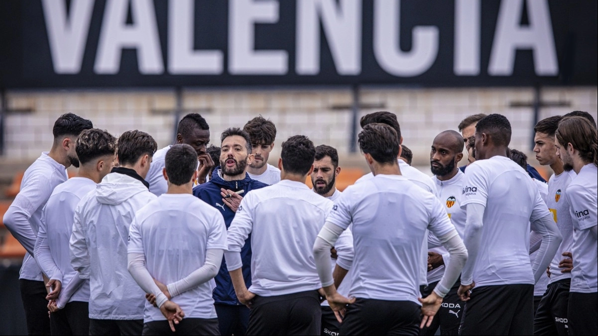 Valencia is willing to sell André Almeida / Valenciacf.com