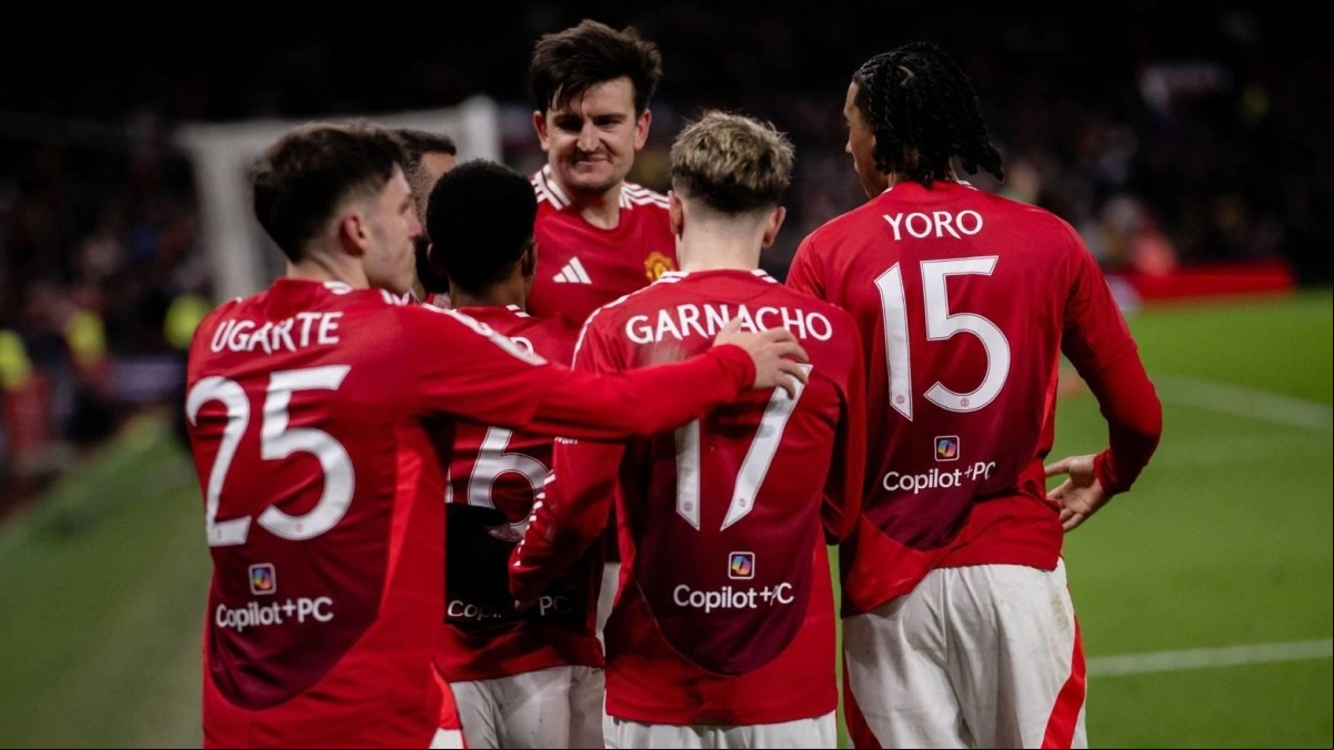 El Manchester United quiere fuera a André Onana / Sporting News
