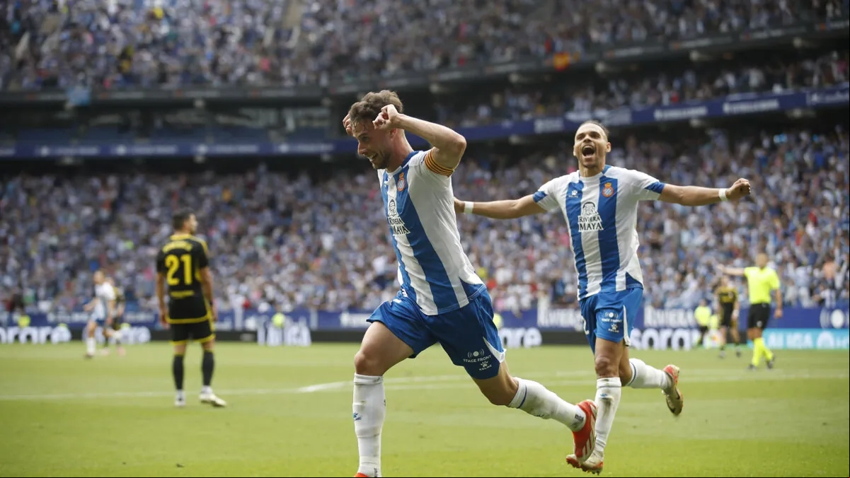 <p>The players of Espanyol celebrate a goal</p>