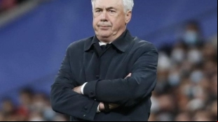 Ancelotti enseña la puerta de salida a dos jugadores / Elconfidencial.com