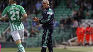 El Betis, tras dos extremos que podrían bajar a Segunda - Foto: Real Betis (Twitter)