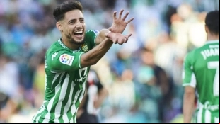 Álex Moreno, candidato a dejar el Betis en enero. Foto: @RealBetis