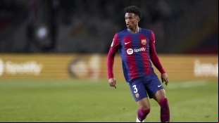 Los 3 laterales que el Barcelona tiene en su agenda por la lesión de Balde / Eldesmarque