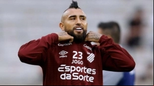 Las tres opciones de Arturo Vidal en el fútbol sudamericano