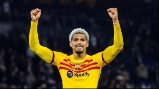 Las 3 razones por las que el FC Barcelona debe vender a Ronald Araujo
