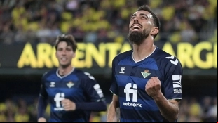 El Celta sigue sin presentar una oferta por Borja Iglesias al Betis, el Rayo puede ser su destino / ABC.es