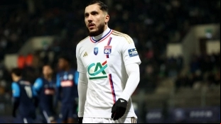 Rayan Cherki, talentoso jugador del Olympique de Lyon que interesa a Borussia Dortmund y PSG