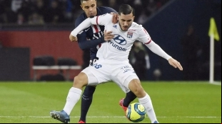 Rayan Cherki, talentoso jugador del Olympique de Lyon que interesa a Lazio y PSG