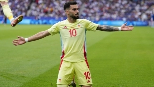 <p>Álex Baena, Villarreal footballer</p>