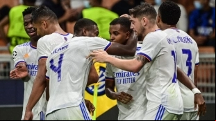 Los jugadores del Real Madrid celebran un gol