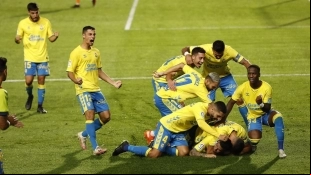 Los jugadores de Las Palmas celebran un gol