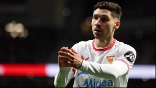 El club top que trabaja en sacar a Gonzalo Montiel del Sevilla