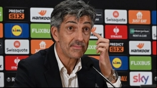 La Real Sociedad acelera el fichaje de Javi Puado / La Razón