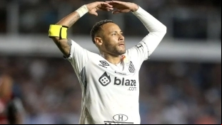 <p><strong>BOMBSHELL: Neymar wants to return to Barcelona in the summer</strong></p>