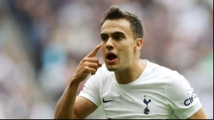 Reguilón ya tiene un pretendiente interesante para volver a España / Relevo