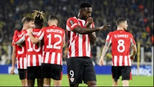 Los jugadores del Athletic Club celebran un gol
