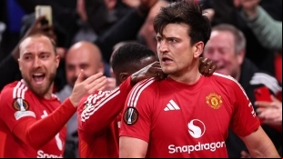 Manchester United lanza una oferta de 62 millones por este crack | BBC