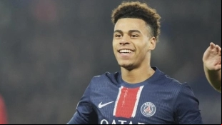 El Manchester United prepara una oferta por Désiré Doué