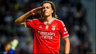 El Benfica pide 2 jugadores al Real Madrid por Carreras / Relevo