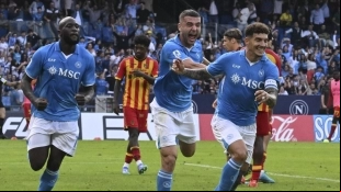 Los jugadores del Napoli celebran un gol