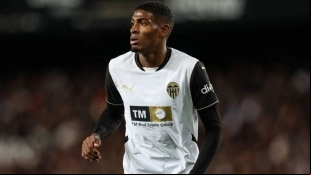 El club que acelera para fichar a Cristhian Mosquera, joya del Valencia
