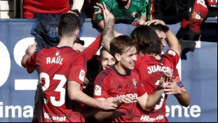Los jugadores de Osasuna celebran un gol